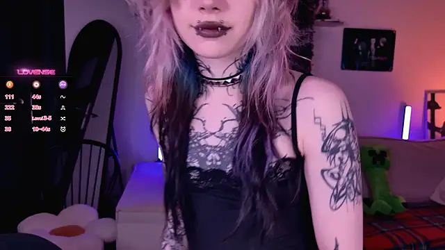 Lollyshy online show from November 2025 06:05:02 AM