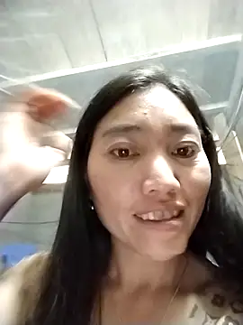 Snapshot of PhienPhien chatting on October 2025 05:50:02 AM PhienPhien online show from October 2025 05:50:02 AM