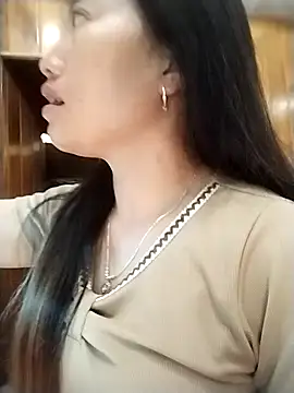 Snapshot of PhienPhien chatting on October 2025 01:16:01 AM PhienPhien online show from October 2025 01:16:01 AM