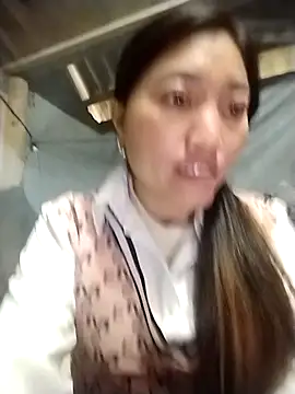 Snapshot of PhienPhien chatting on November 2025 01:27:01 AM PhienPhien online show from November 2025 01:27:01 AM