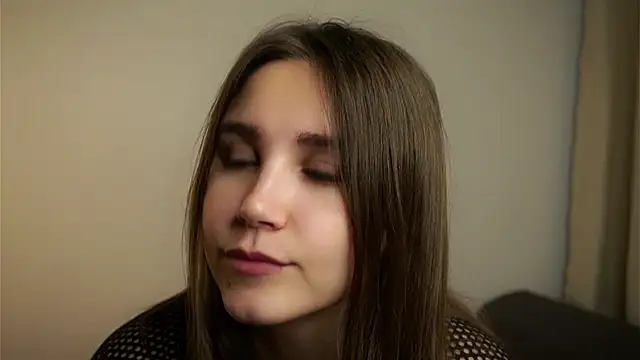 Snapshot of EthalFlowers chatting on October 2025 12:52:02 AM EthalFlowers online show from October 2025 12:52:02 AM