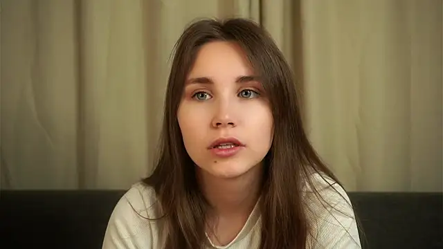 Snapshot of EthalFlowers chatting on October 2025 11:50:01 PM EthalFlowers online show from October 2025 11:50:01 PM