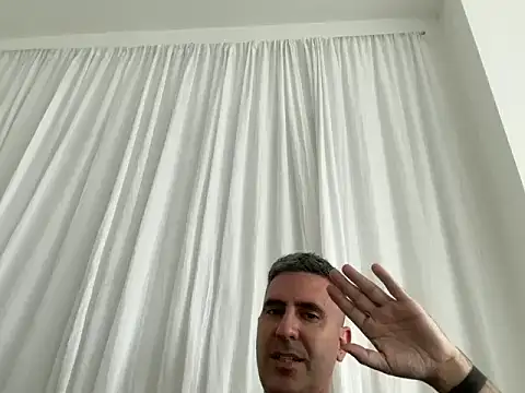 Snapshot of couplelatam2025_v2 chatting on March 2026 05:29:02 PM couplelatam2025 v2 online show from March 2026 05:29:02 PM