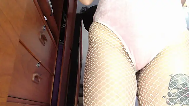 karlamoon23 online show from October 2025 08:51:02 PM