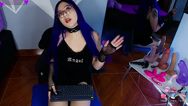 karlamoon23 online show from June 2026 02:30:01 PM
