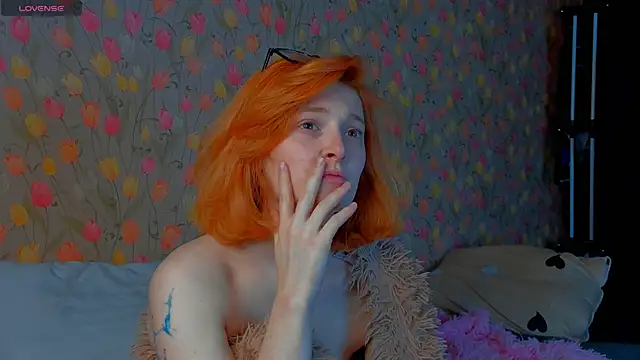 Snapshot of Squirrel_Bunny chatting on October 2025 03:46:02 PM Squirrel Bunny online show from October 2025 03:46:02 PM