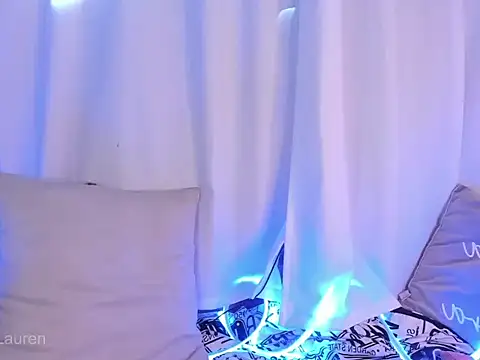 Snapshot of Laurenn_2 chatting on November 2025 03:55:01 PM Laurenn 2 online show from November 2025 03:55:01 PM