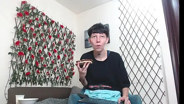 LiamBrown09 online show from May 2026 07:30:02 PM