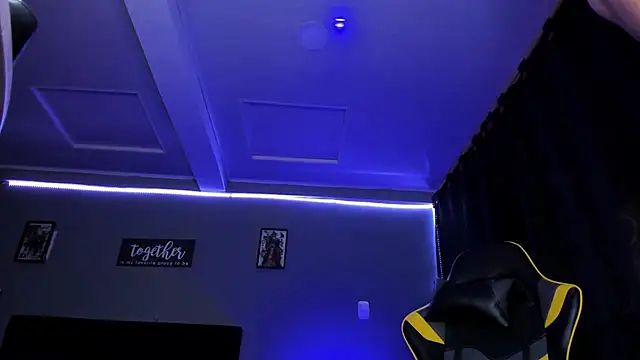 alexgiraldo   online show from September 2025 10:31:01 PM