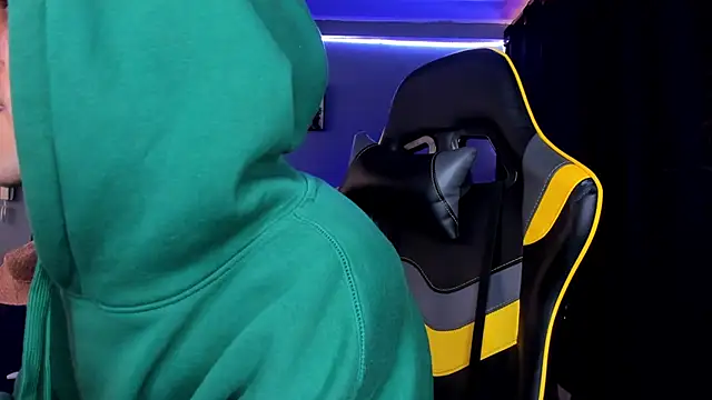 alexgiraldo   online show from September 2025 12:53:01 PM