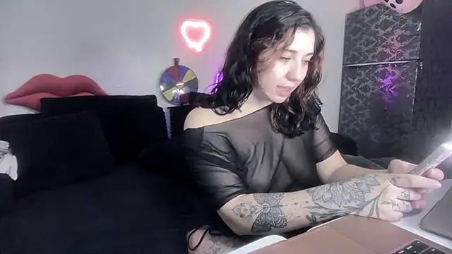 torithequeen online show from February 2026 03:00:01 PM