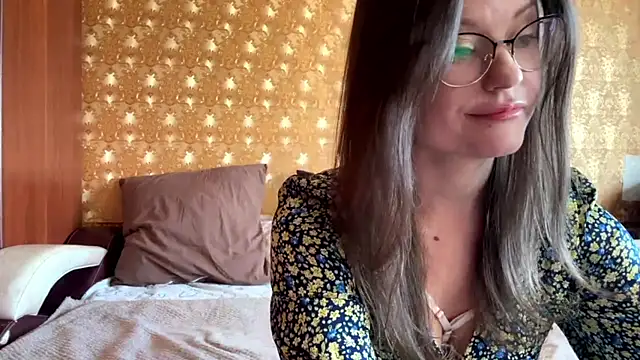 Snapshot of mia_shine_bright_wow chatting on November 2025 06:01:01 AM mia shine bright wow online show from November 2025 06:01:01 AM