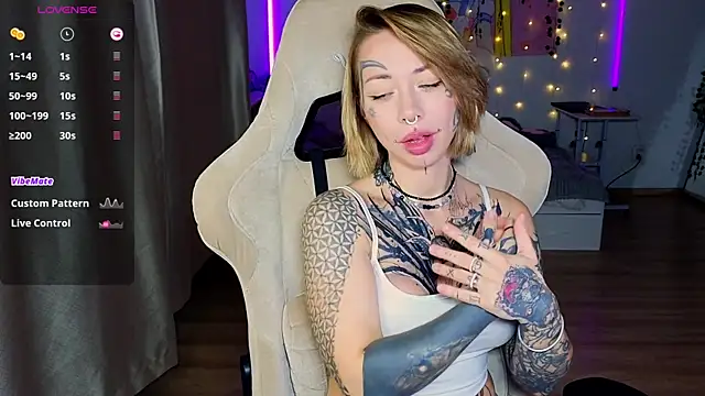 Snapshot of bunnykellyyy chatting on October 2025 06:39:02 PM bunnykellyyy online show from October 2025 06:39:02 PM