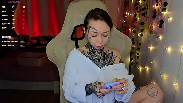 bunnykellyyy online show from February 2026 07:03:02 PM