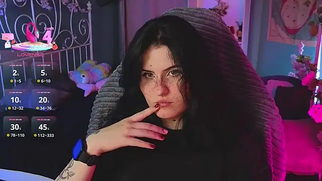 Snapshot of Dark_Shine chatting on November 2025 05:40:02 AM Dark Shine online show from November 2025 05:40:02 AM