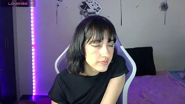 Snapshot of AvlieQueen chatting on September 2025 05:07:02 AM AvlieQueen online show from September 2025 05:07:02 AM