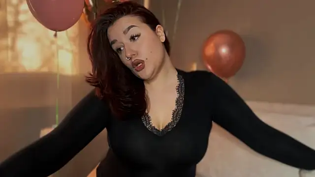 MissAdena online show from May 2026 11:04:01 AM