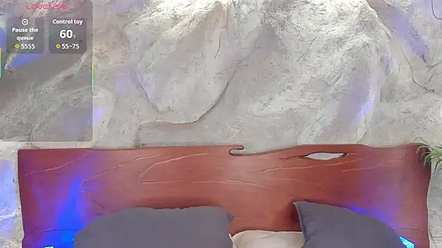 alisonn moon online show from December 2025 03:12:02 AM