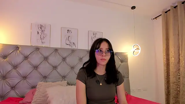 Naughty Couple83 online show from May 2026 07:00:02 PM