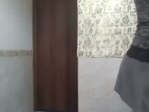 Snapshot of MiyaHottie chatting on October 2025 04:13:01 AM MiyaHottie online show from October 2025 04:13:01 AM