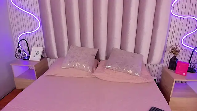 SamanthaPeachss online show from December 2025 01:39:01 PM