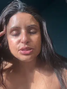 Angelaarayexx online show from May 2026 07:02:02 AM