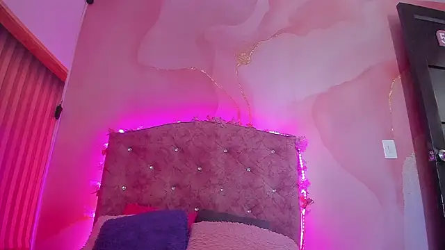 Mila grace  online show from February 2026 06:39:02 PM