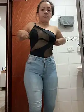 Alyha Cortes online show from October 2025 12:06:01 PM