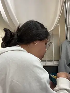 Alyha Cortes online show from November 2025 01:22:02 PM