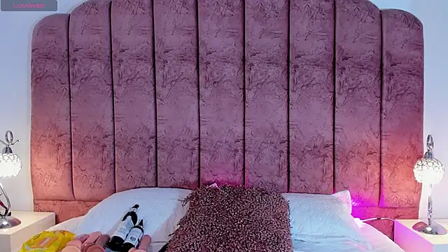 ValeskaZuev1 online show from September 2025 08:34:01 PM