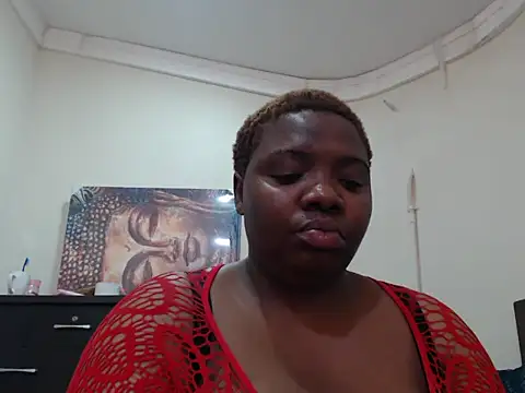 Snapshot of VoluptuousXX5 chatting on September 2025 07:33:02 AM VoluptuousXX5 online show from September 2025 07:33:02 AM