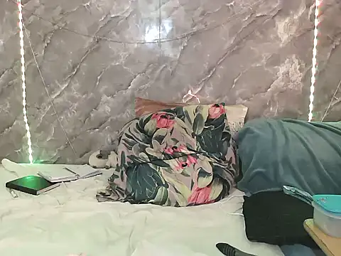 ZARIA-VIXEN online show from October 2025 09:07:02 AM