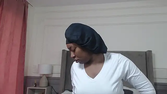 Snapshot of NatashaSilver chatting on November 2025 01:07:02 PM NatashaSilver online show from November 2025 01:07:02 PM