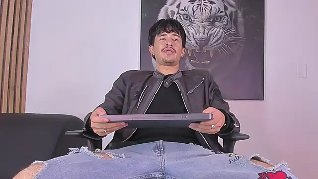 DimitriDeluxe online show from September 2025 09:41:02 PM