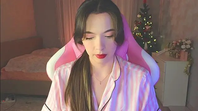 Snapshot of yuna_sunshy chatting on December 2025 02:07:02 AM yuna sunshy online show from December 2025 02:07:02 AM