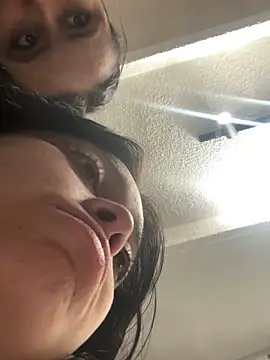 Emily Rivers  online show from October 2025 01:09:01 PM