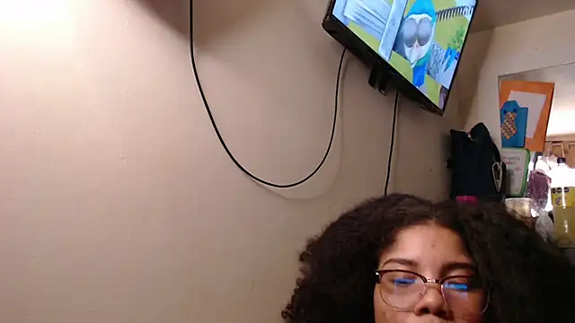 Snapshot of madelene chatting on December 2024 04:31:01 AM madelene online show from December 2024 04:31:01 AM