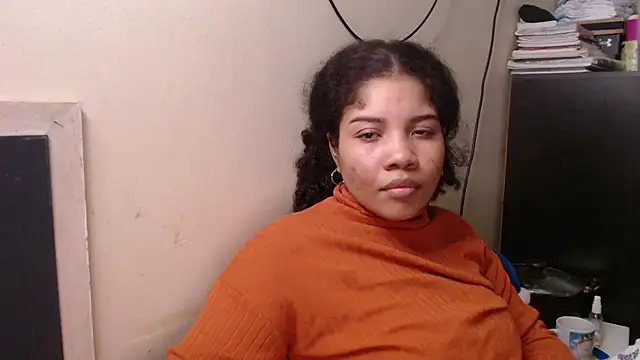 Snapshot of madelene chatting on December 2024 02:39:01 AM madelene online show from December 2024 02:39:01 AM