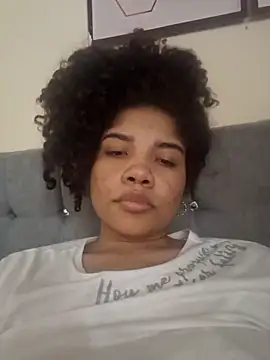 Snapshot of madelene chatting on December 2024 05:04:02 AM madelene online show from December 2024 05:04:02 AM