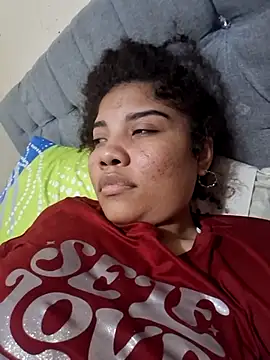 Snapshot of madelene chatting on January 2025 08:43:01 PM madelene online show from January 2025 08:43:01 PM