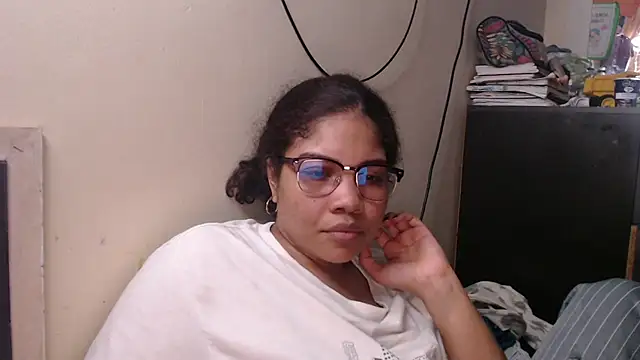 Snapshot of madelene chatting on February 2025 01:41:01 AM madelene online show from February 2025 01:41:01 AM