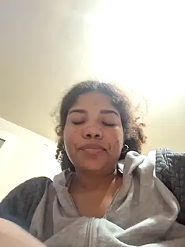 Snapshot of madelene chatting on February 2025 02:33:02 AM madelene online show from February 2025 02:33:02 AM