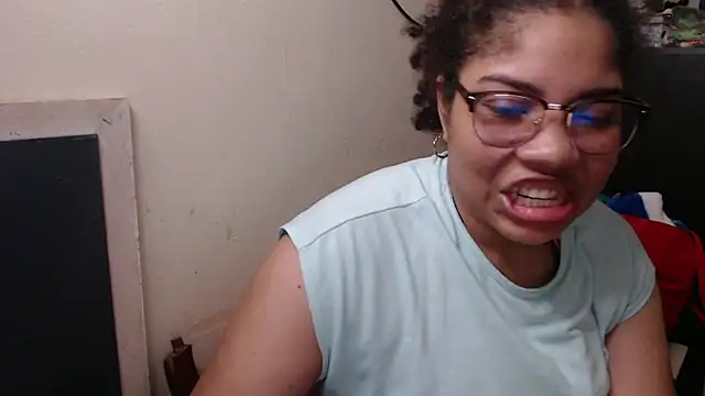 Snapshot of madelene chatting on February 2025 01:44:02 AM madelene online show from February 2025 01:44:02 AM