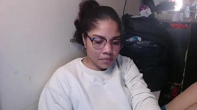 Snapshot of madelene chatting on February 2025 10:42:02 PM madelene online show from February 2025 10:42:02 PM