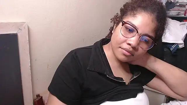 Snapshot of madelene chatting on March 2025 03:45:01 AM madelene online show from March 2025 03:45:01 AM