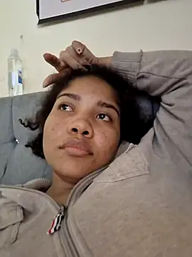 Snapshot of madelene chatting on March 2025 05:27:02 AM madelene online show from March 2025 05:27:02 AM