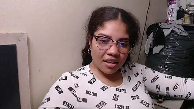 Snapshot of madelene chatting on March 2025 04:19:01 AM madelene online show from March 2025 04:19:01 AM