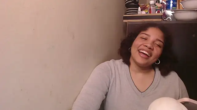 Snapshot of madelene chatting on October 2025 02:33:01 AM madelene online show from October 2025 02:33:01 AM