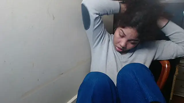 Snapshot of madelene chatting on November 2025 01:27:01 AM madelene online show from November 2025 01:27:01 AM