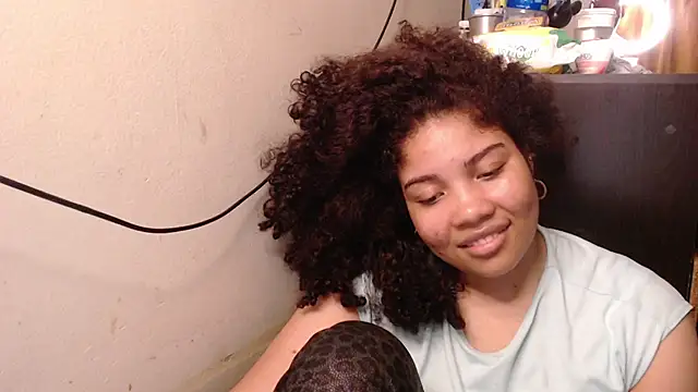 Snapshot of madelene chatting on December 2025 02:09:02 AM madelene online show from December 2025 02:09:02 AM